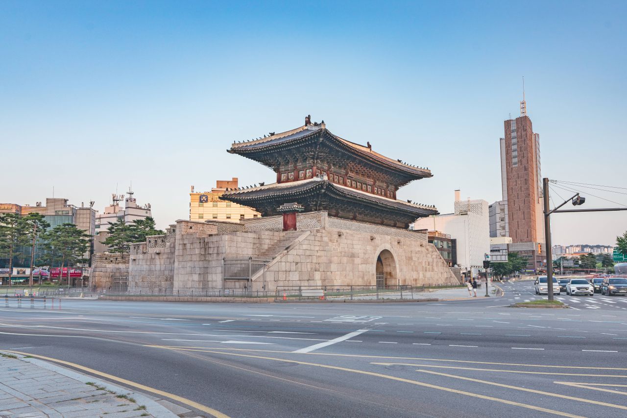 DDP Hours & Best Time to Visit (Dongdaemun Station)