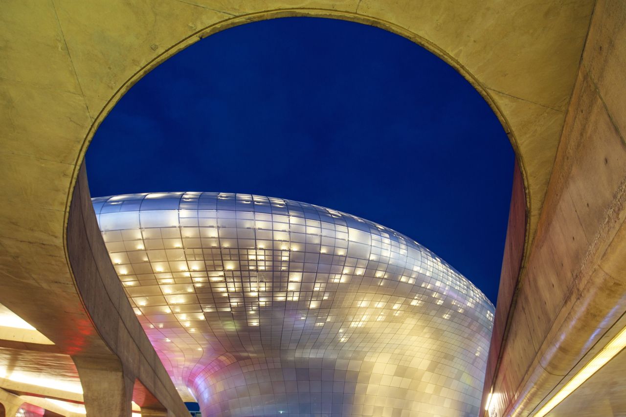 One Day in Dongdaemun Itinerary: DDP, Gwangjang & Night Shopping