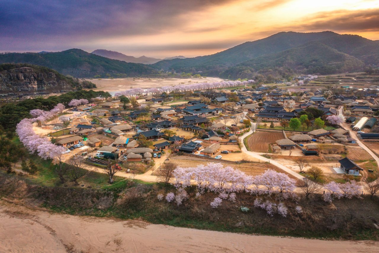 Andong Day Trip from Seoul: Hahoe Village & Mask Festival