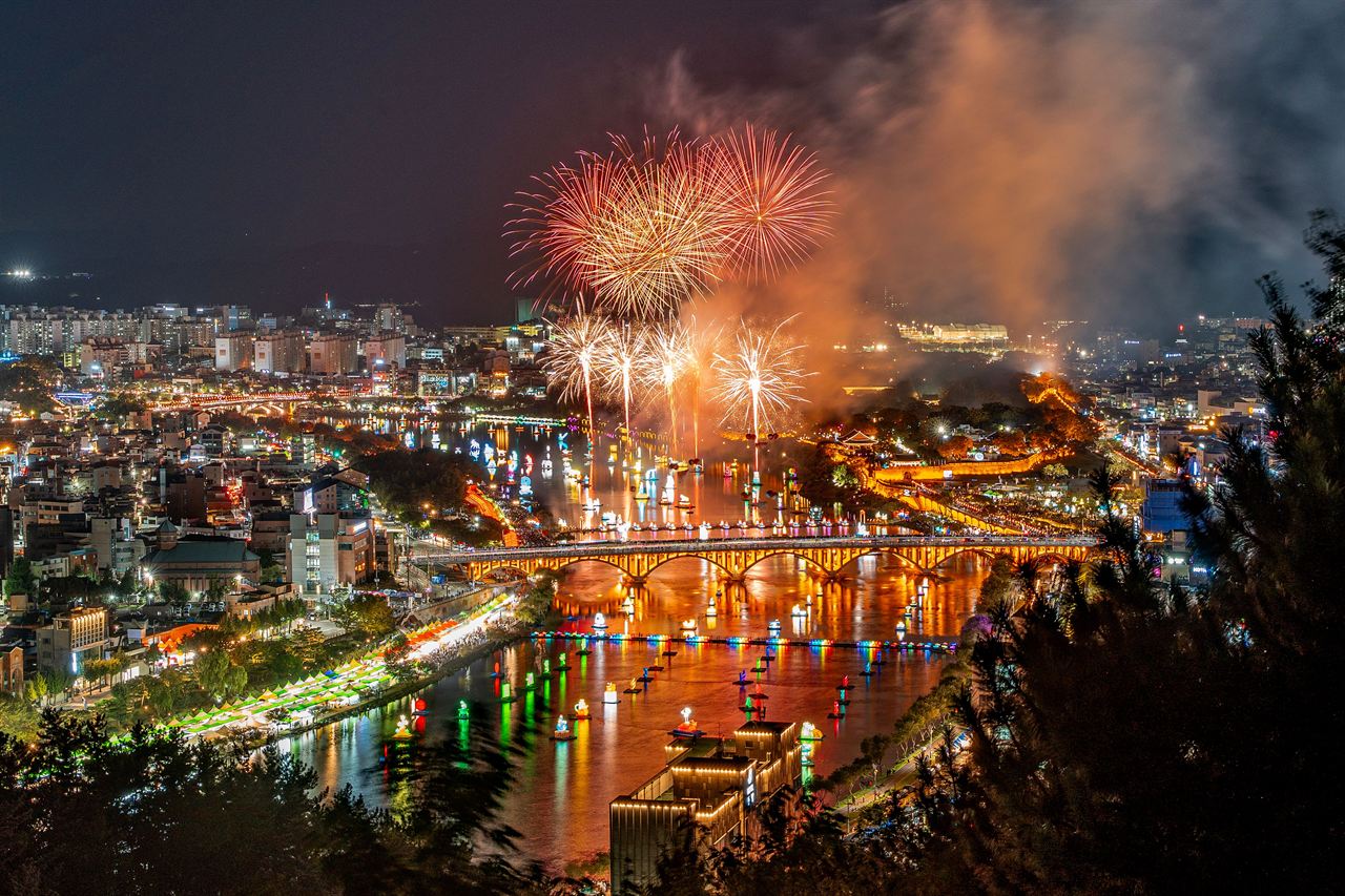 Jinju Day Trip from Seoul: Fortress & Lantern Festival 2026