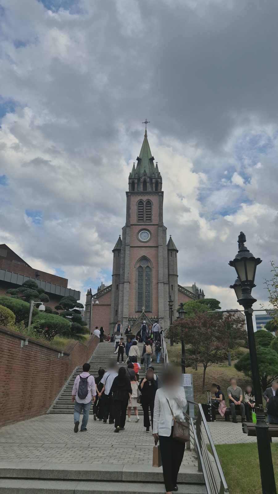 6 Best Hotels Near Euljiro 3-ga Station, Seoul (By Budget)