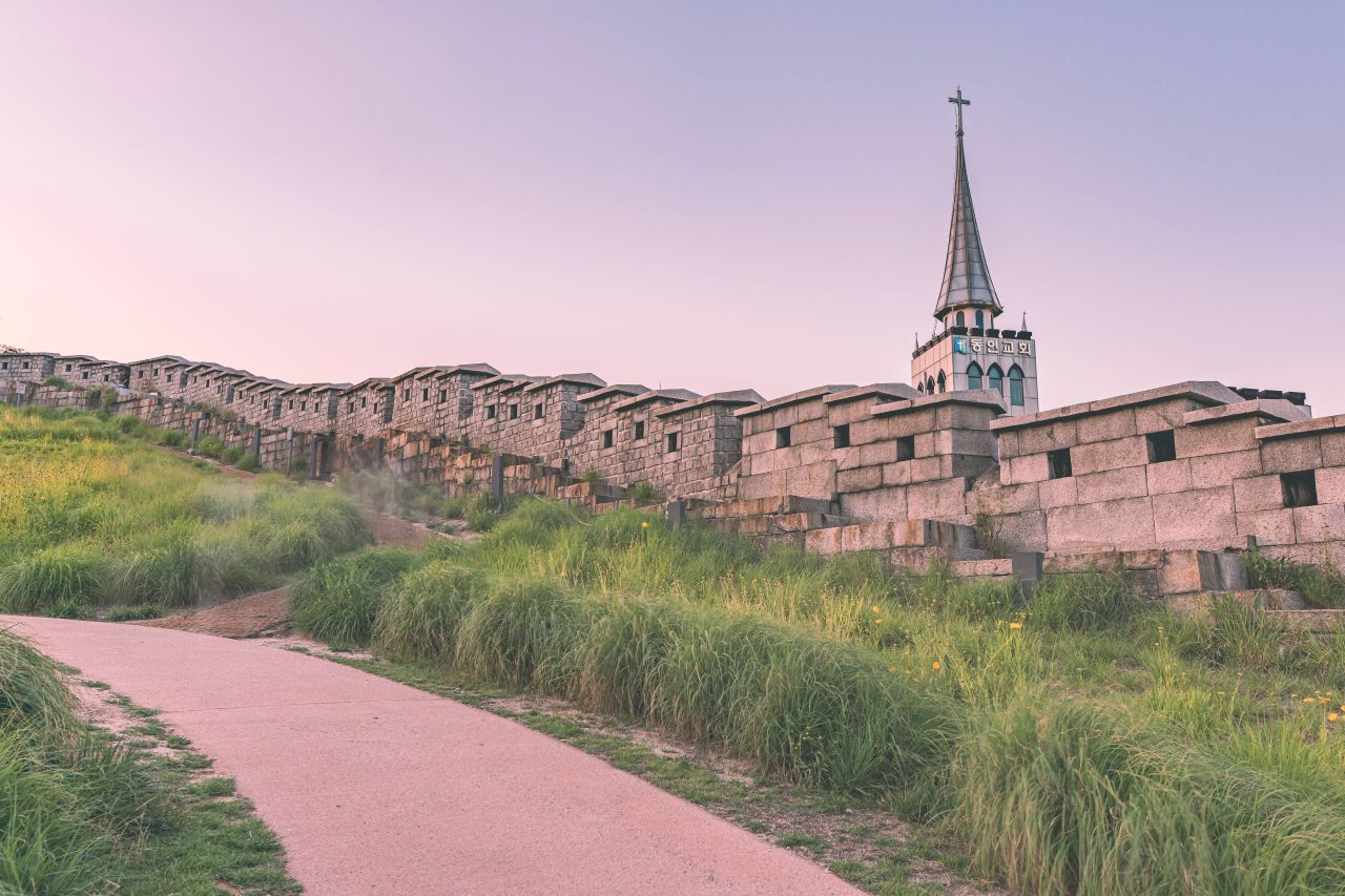 Heunginjimun & Seoul City Wall Walk from Dongdaemun Station